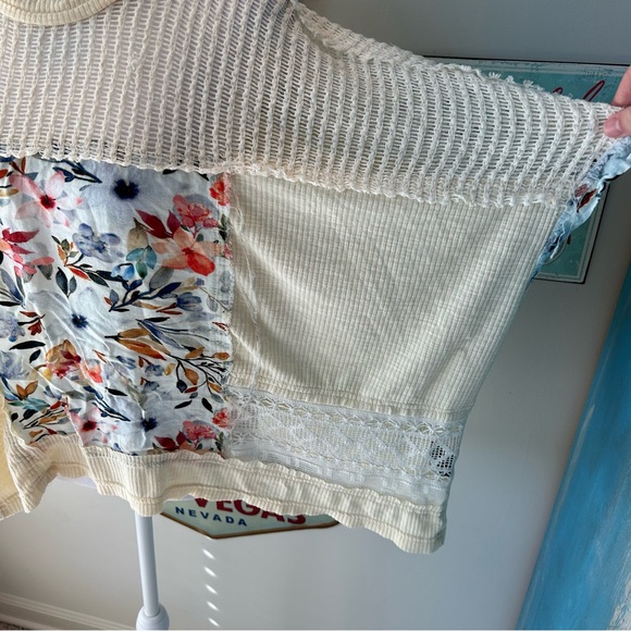 POL Birdie Patchwork Mesh Oversized Tee - Picture 7 of 15